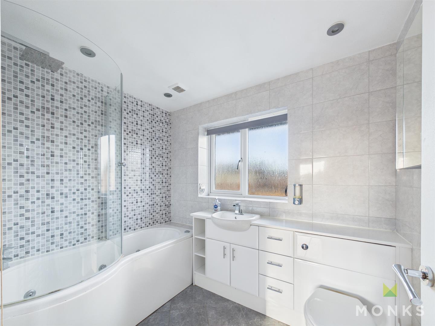 4 Baytree Avenue, Oswestry, SY11 3QA SSTC